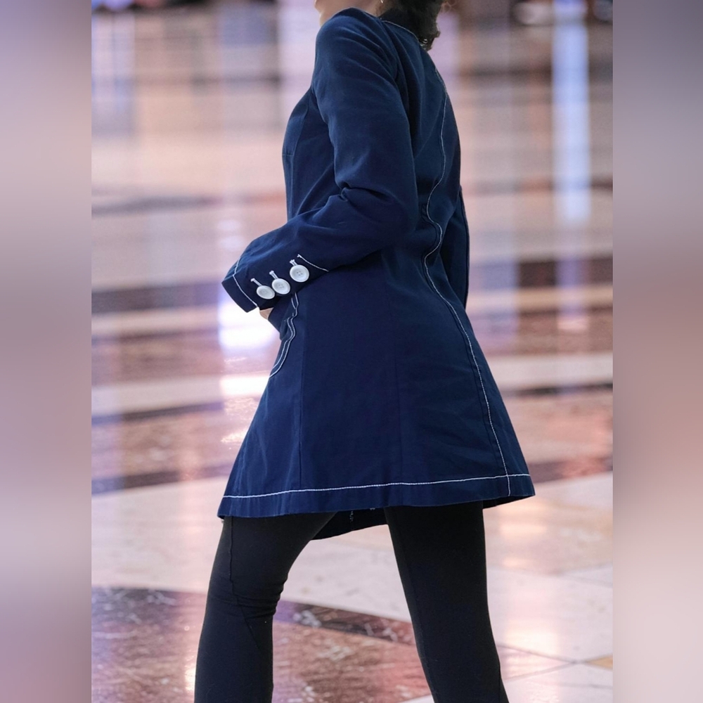 Classic Deep Blue Contrast Trench Coat with White Accents - Picture 3 of 5